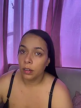 Snapshot of Deepika_padukoneNisha chatting on May 4, 2026, 8:27 pm Deepika padukoneNisha online show from May 4, 2026, 8:27 pm
