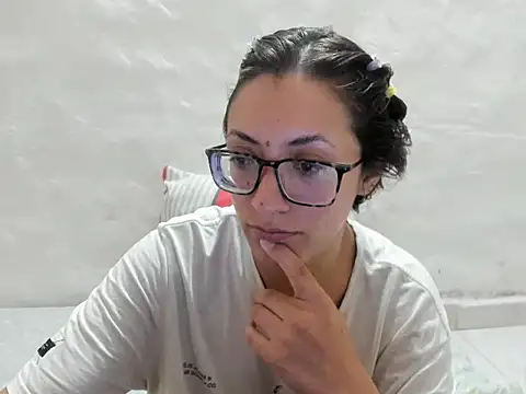 DulceXmile online show from January 7, 2026, 7:05 pm