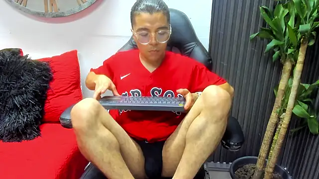 Andrew Taylor09 online show from March 23, 2025, 3:43 am