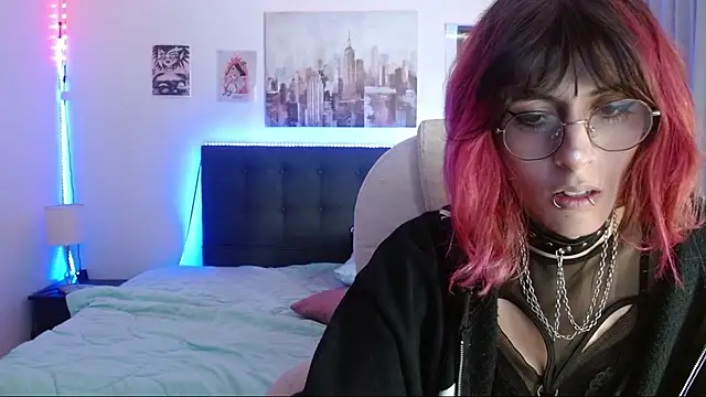 goth minerva online show from December 3, 2025, 2:04 pm