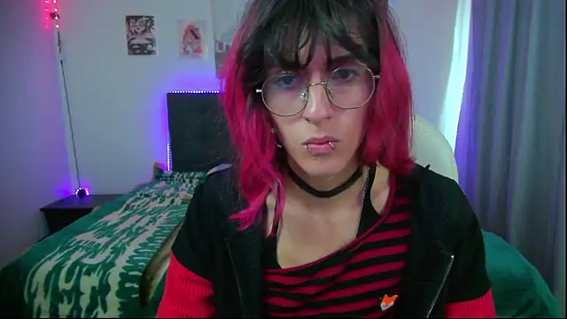 goth minerva online show from February 2, 2026, 1:43 pm