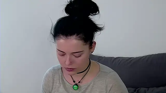 AshleyD  online show from June 9, 2026, 1:50 am