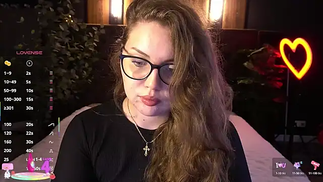 LuxSopphia online show from June 14, 2026, 12:40 pm