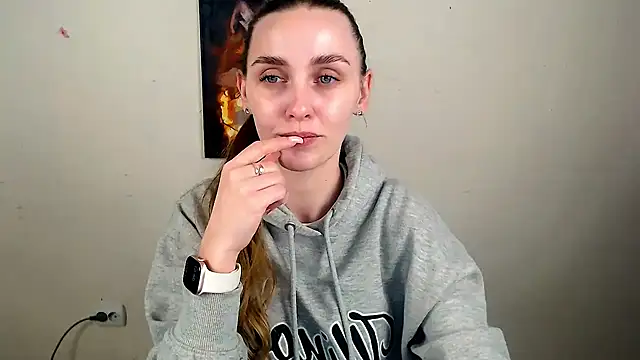 Doll Angelina online show from April 7, 2026, 5:52 am