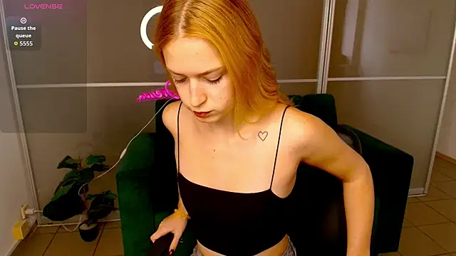 MirandaMayers online show from October 9, 2025, 11:41 am