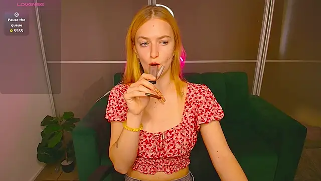 MirandaMayers online show from November 13, 2025, 8:02 am