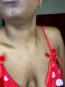 YummyMelanin117 online show from November 12, 2025, 8:08 pm