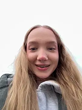 bambi lu online show from April 14, 2026, 4:46 pm