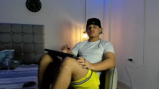 samxx muscle online show from October 4, 2025, 12:58 pm