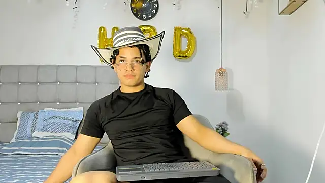 samxx muscle online show from January 14, 2026, 3:06 pm