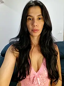 suzy20252 online show from November 12, 2025, 11:32 am