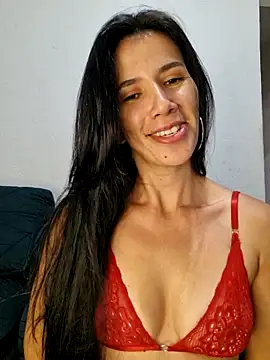 suzy20252 online show from November 18, 2025, 12:20 pm