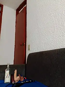 dulcewitch online show from October 15, 2025, 2:06 pm