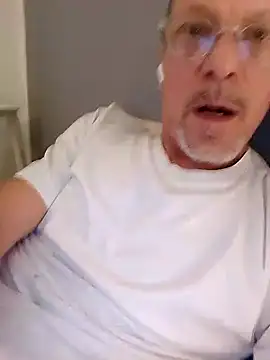 Deddyitalia3p online show from October 4, 2025, 6:17 pm