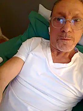 Deddyitalia3p online show from November 9, 2025, 7:34 pm