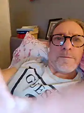 Deddyitalia3p online show from November 29, 2025, 8:34 pm