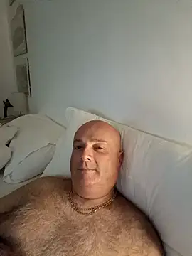 Alexis Bull online show from October 13, 2025, 12:43 am