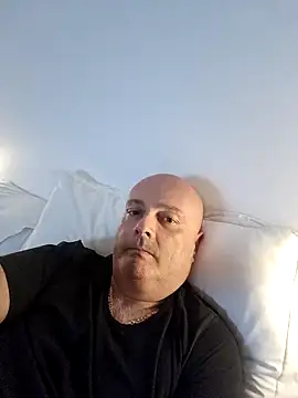 Alexis Bull online show from October 13, 2025, 9:59 pm