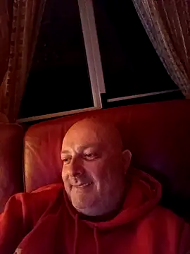 Alexis Bull online show from April 7, 2026, 10:42 pm