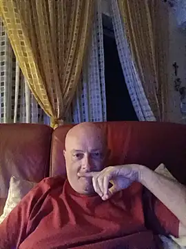 Alexis Bull online show from July 25, 2026, 10:07 pm