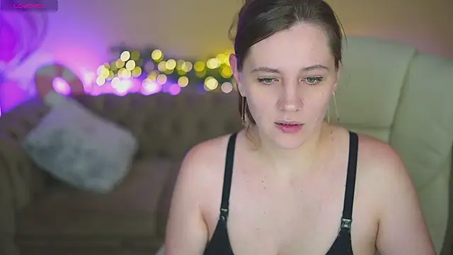 ValeryMurr online show from December 22, 2025, 8:28 pm