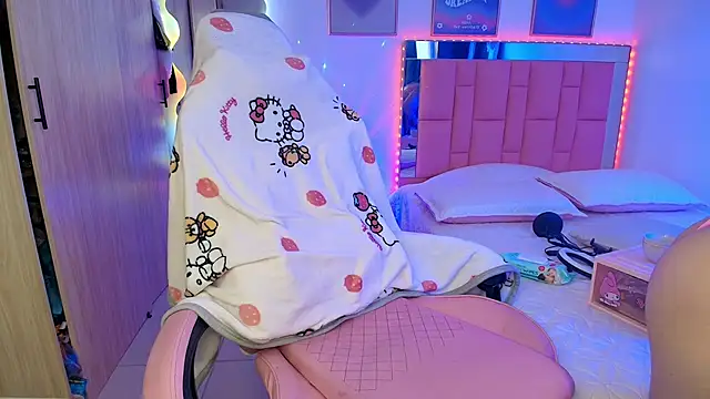 Snapshot of lunesweet chatting on November 27, 2025, 2:30 pm lunesweet online show from November 27, 2025, 2:30 pm