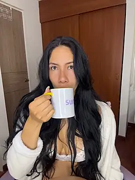 Snapshot of ArianaReynoldss chatting on March 3, 2026, 10:21 am ArianaReynoldss online show from March 3, 2026, 10:21 am