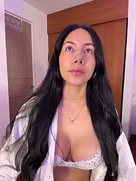 ArianaReynoldss online show from May 10, 2026, 9:58 am