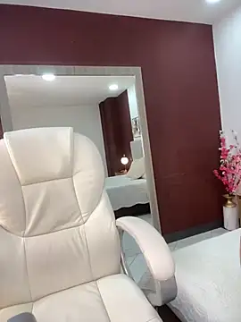 im eli1 online show from March 7, 2026, 8:39 pm