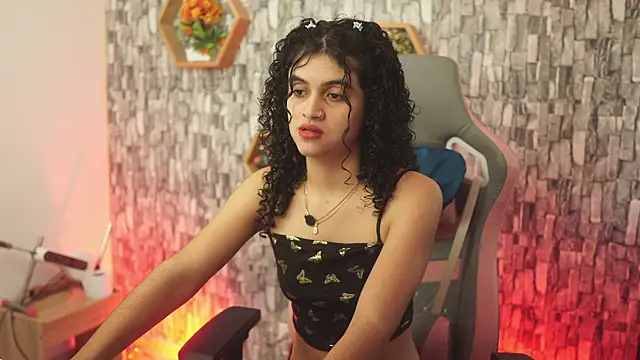 bonniie 98  online show from April 7, 2026, 7:03 pm