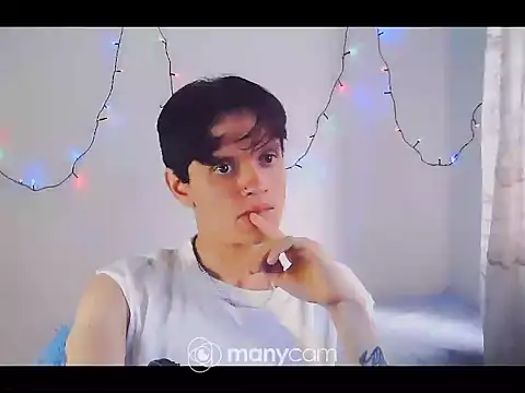 santihot089 online show from February 23, 2026, 8:39 pm