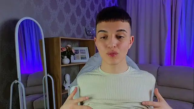 claus boy online show from March 20, 2025, 8:08 pm