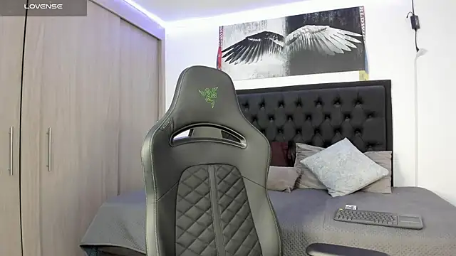 santi aesthetic online show from October 9, 2025, 3:59 am