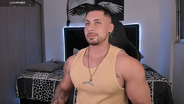 Snapshot of santi_aesthetic chatting on June 5, 2026, 6:52 am santi aesthetic online show from June 5, 2026, 6:52 am