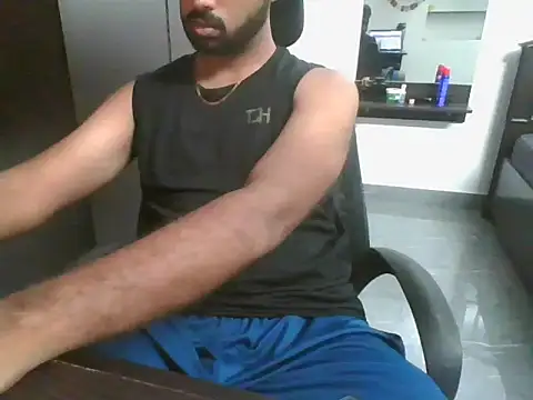 lovelyakash69 online show from March 12, 2026, 6:19 am