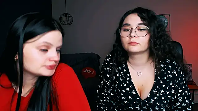 fiery lips online show from March 19, 2025, 12:23 pm