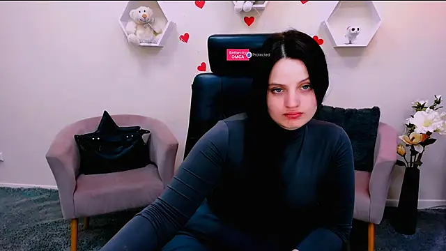 fiery lips online show from March 20, 2025, 4:09 pm