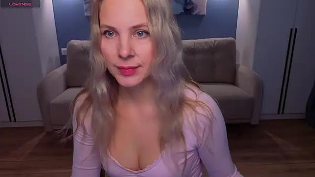 Snapshot of MelanieBennett chatting on May 10, 2026, 6:07 am MelanieBennett online show from May 10, 2026, 6:07 am