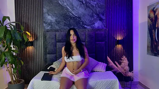 Snapshot of Lenna_s chatting on July 8, 2026, 8:46 pm Lenna s online show from July 8, 2026, 8:46 pm