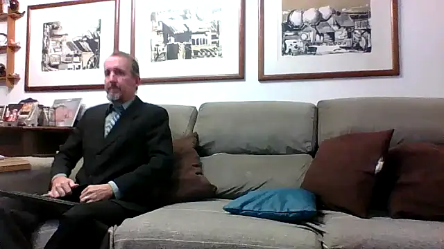 CasalcwBR online show from May 12, 2026, 1:36 am