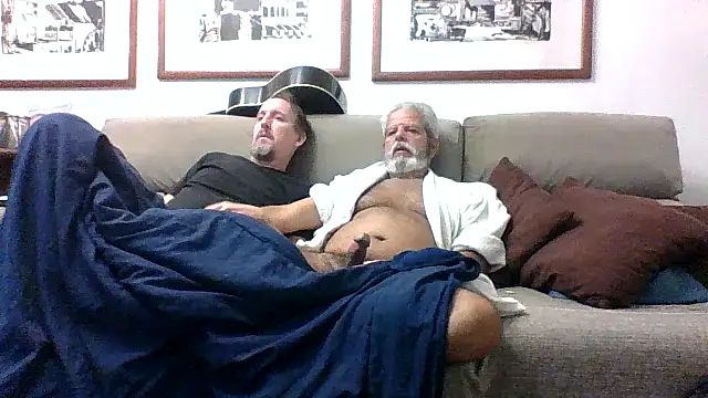 CasalcwBR online show from May 19, 2026, 3:57 am