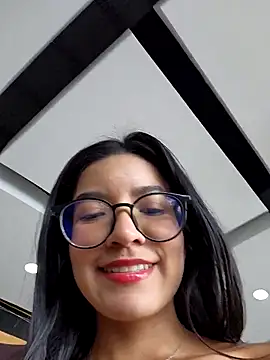 Pretty roxxyy online show from September 14, 2025, 1:43 pm