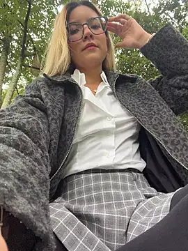 Pretty roxxyy online show from February 23, 2026, 12:13 pm