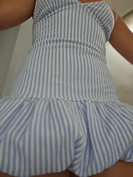 Snapshot of Pretty_roxxyy chatting on May 5, 2026, 1:30 pm Pretty roxxyy online show from May 5, 2026, 1:30 pm