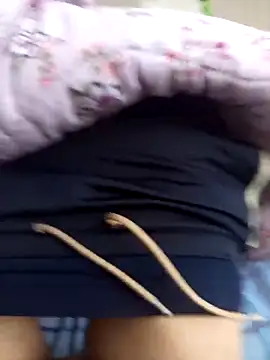 leona633 online show from November 9, 2025, 12:36 pm