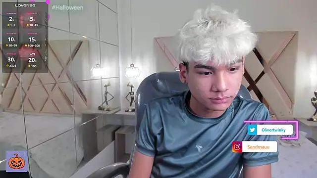 OliverTwinky online show from October 7, 2025, 2:03 pm