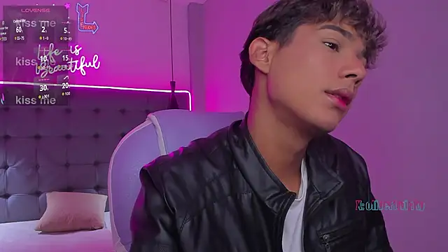 OliverTwinky online show from February 2, 2026, 1:10 pm