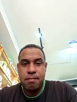 elnegro707070 online show from February 12, 2026, 2:34 pm