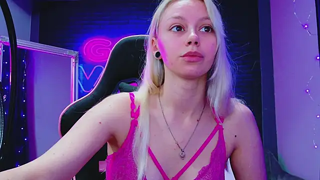 AlessiaCroft online show from February 14, 2026, 5:04 am