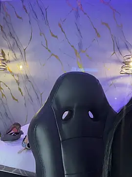 Kariina  69 online show from April 9, 2026, 1:05 am